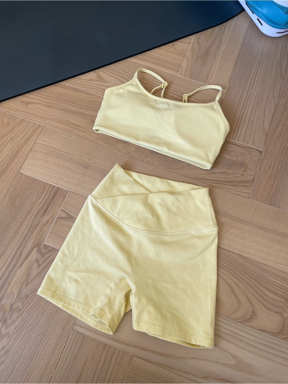 Yellow Saski Women’s Workout Set